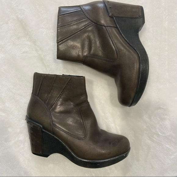 Dansko Shoes - Dansko Brown Leather Wedge Clog Booties Sz 38